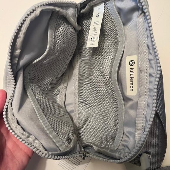 Lululemon Everywhere Belt Bag *Extended Strap - Picture 6 of 6